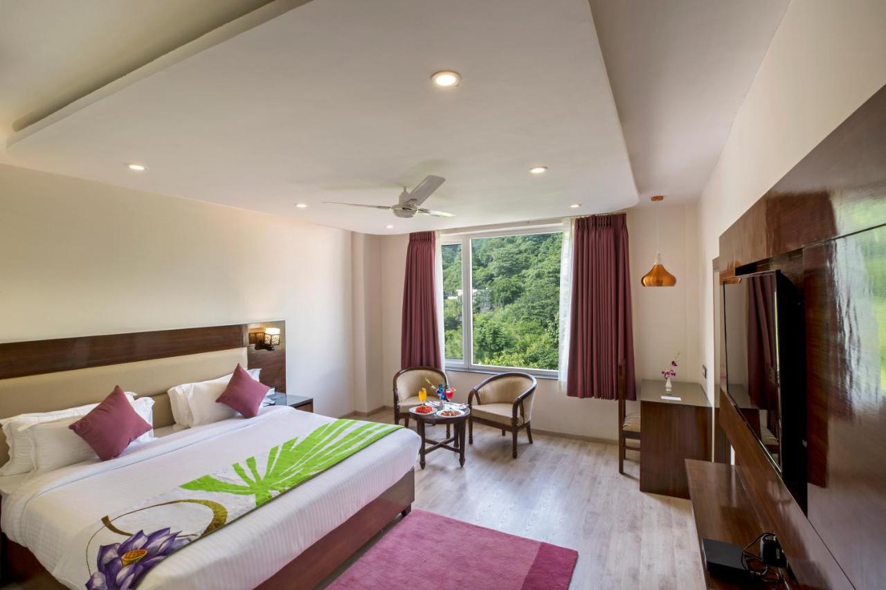 Regenta Inn On The Ganges Rishīkesh Eksteriør billede